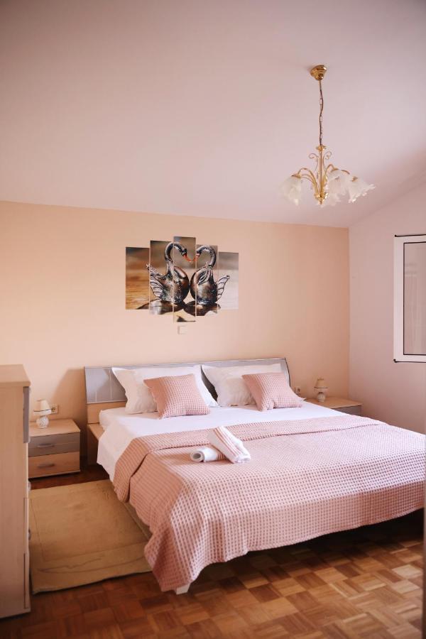 Apartment Blanka With A Beautiful View Of Trogir Zewnętrze zdjęcie